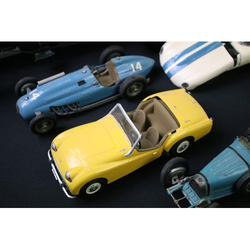 205 - Collection of kit built plastic & metal models of varying scales, to include 8 boxed examples (featu... 