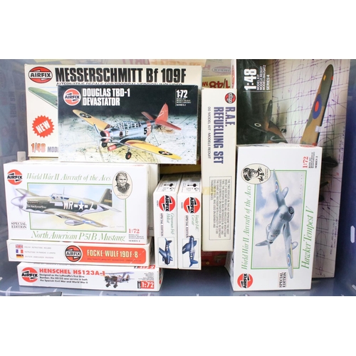 206 - 37 Boxed & unbuilt Airfix plastic model kits, mostly 1/72 military aircraft, to include 06442-8 1/32... 