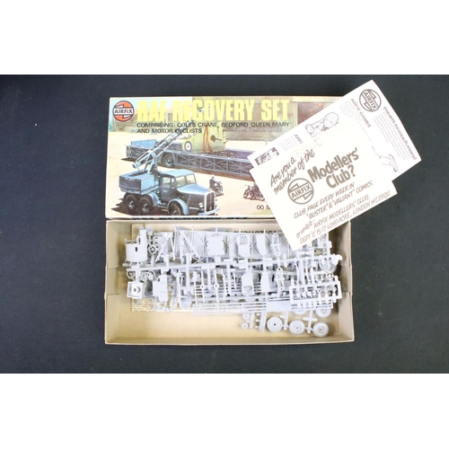 206 - 37 Boxed & unbuilt Airfix plastic model kits, mostly 1/72 military aircraft, to include 06442-8 1/32... 