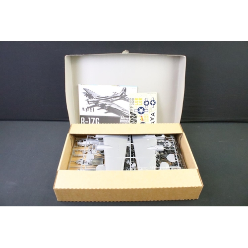 209 - Collection of seven boxed plastic model kits to include 1/48 scale Revell B-17G Flying Fortress, 1/1... 