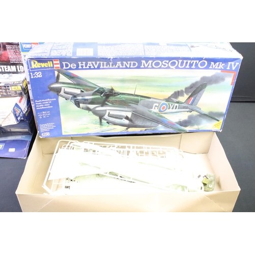 211 - 14 Boxed plastic model kits to include Airfix, Revell, Italeri & Hobby Boss examples, featuring Airf... 