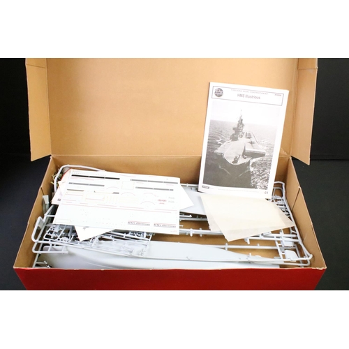 211 - 14 Boxed plastic model kits to include Airfix, Revell, Italeri & Hobby Boss examples, featuring Airf... 