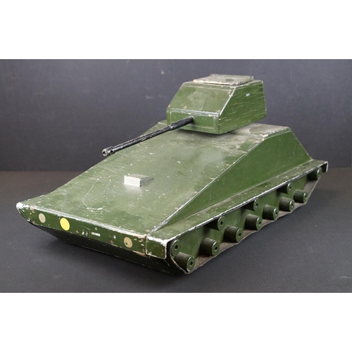 1395 - Large wooden scratch built green painted army tank model with moveable wheels and moving tank gun wi... 