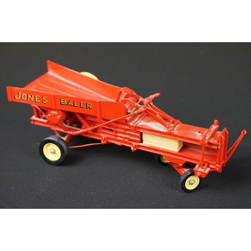 187 - Boxed G&M Originals Jones Baler 1/32 scale metal model with bales (steel wheeled); together with an ... 