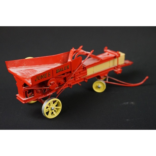 187 - Boxed G&M Originals Jones Baler 1/32 scale metal model with bales (steel wheeled); together with an ... 