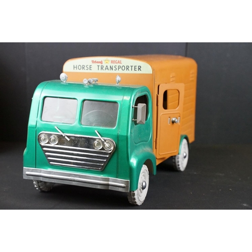 222 - Boxed Triang Regal Roadster Heavy Transport Series Horse Transporter in brown and green colourway to... 