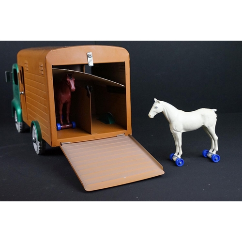 222 - Boxed Triang Regal Roadster Heavy Transport Series Horse Transporter in brown and green colourway to... 