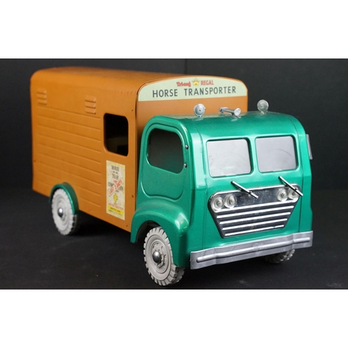 222 - Boxed Triang Regal Roadster Heavy Transport Series Horse Transporter in brown and green colourway to... 