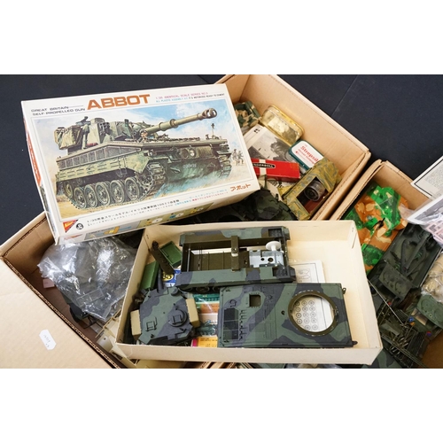 228 - Collection of around 25 kit built / part built military plastic model kits to include Tamiya, Nichim... 