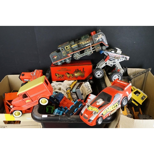 235 - Large group of mixed plastic, diecast, tin plate and metal models to include Triang, Bachmann Big Ha... 