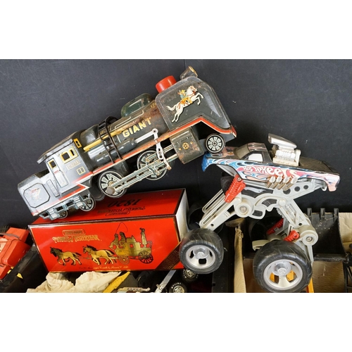 235 - Large group of mixed plastic, diecast, tin plate and metal models to include Triang, Bachmann Big Ha... 