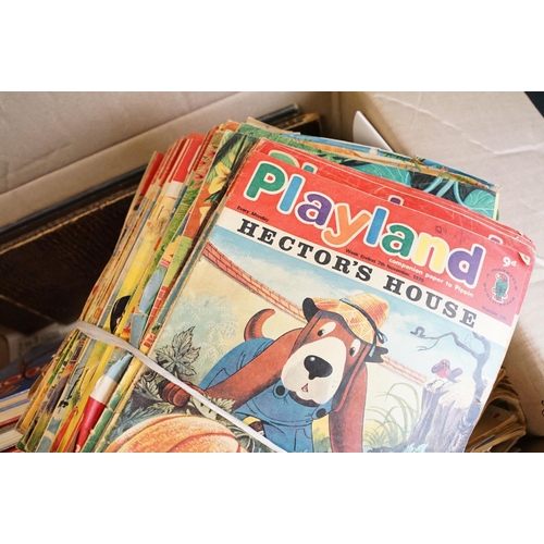 242 - Comics / Books / Magazines - Large quantity to include Toy reference books featuring Britains Model ... 