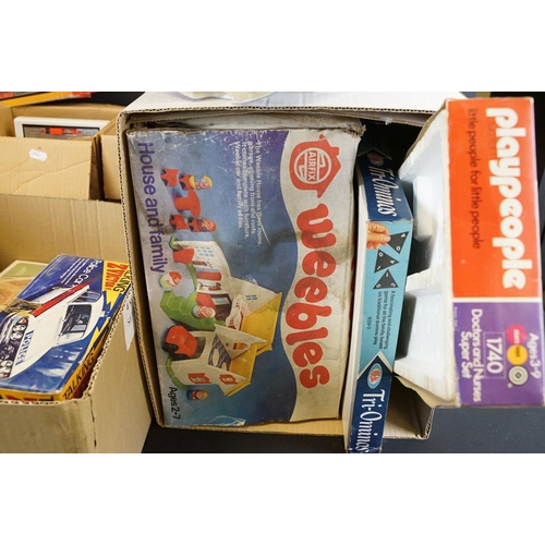 247 - Collection of mixed toys & games to include Airfix Weebles (featuring House and Family & Paddling Po... 