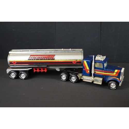 258 - Collection of metal models to include Lumar Contractors green crane, Nylint Gasohol tanker, Auto Tra... 