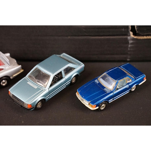 260 - Collection of mixed toys, books & games to include a small quantity of diecast models (featuring Cor... 