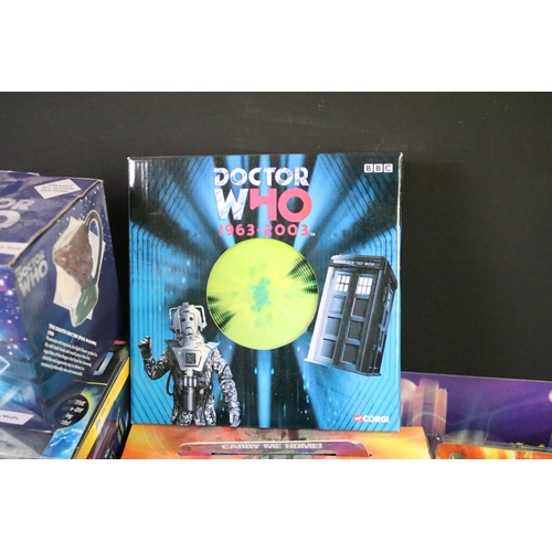 1422 - Doctor Who - Collection of various boxed and unboxed Doctor Who related items to include unboxed Dap... 