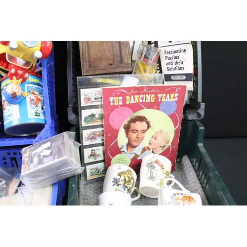 1449 - Mixed toys, games & collectables to include TV related trading cards (featuring Star Wars Episode I,... 