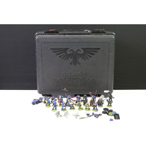 1453 - Games Workshop - A collection of around 34 Games Workshop Warhammer plastic & metal Space Marine fig... 