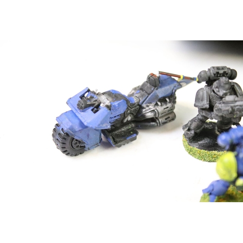 1453 - Games Workshop - A collection of around 34 Games Workshop Warhammer plastic & metal Space Marine fig... 