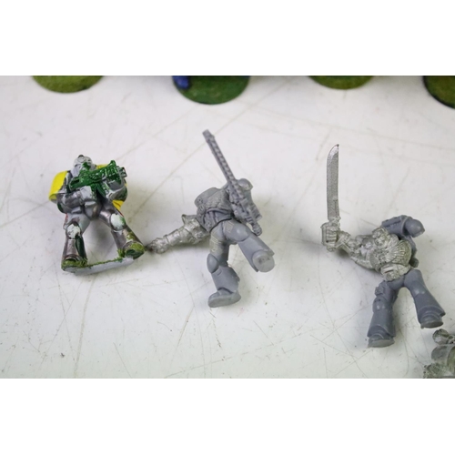 1453 - Games Workshop - A collection of around 34 Games Workshop Warhammer plastic & metal Space Marine fig... 