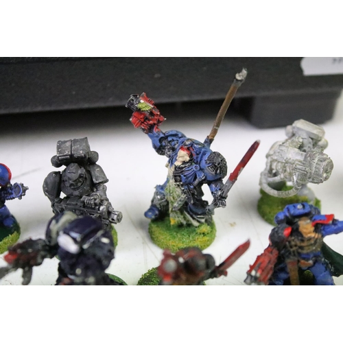 1453 - Games Workshop - A collection of around 34 Games Workshop Warhammer plastic & metal Space Marine fig... 