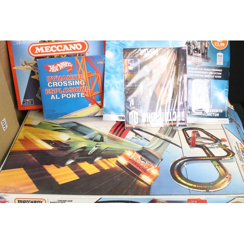 1437 - Collection of various boxed and unboxed toys and games to include Matchbox Powertrack Plus PP-9000, ... 