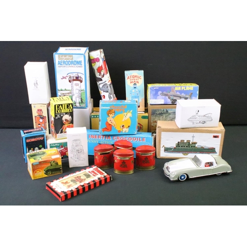 1438 - Collection of 15 various boxed tin plate models to include Schylling Aerodrome Airport Control Tower... 