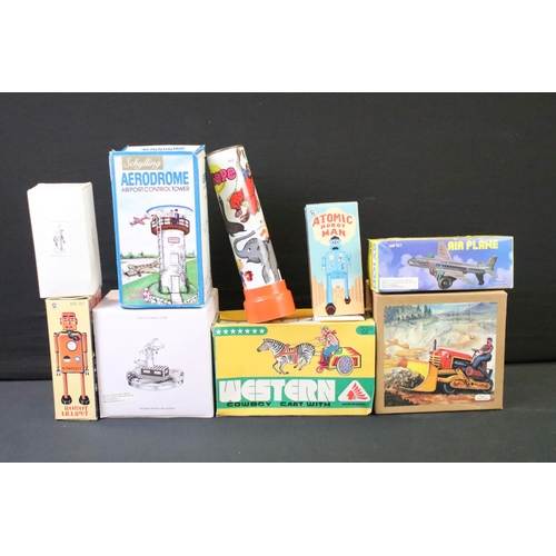 1438 - Collection of 15 various boxed tin plate models to include Schylling Aerodrome Airport Control Tower... 