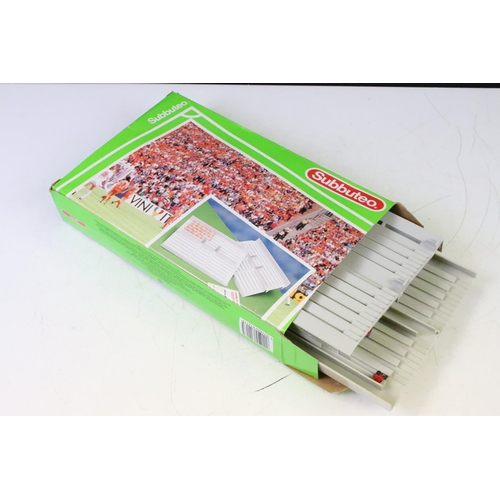 273 - Subbuteo - Collection boxed of LW Subbuteo to include 3 x teams (777 Nottingham Forest, 772 Norwich ... 