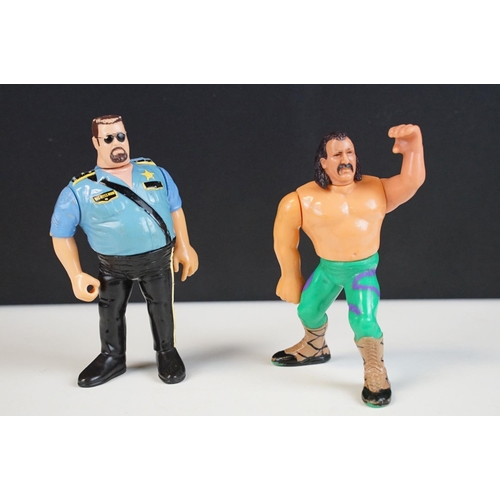 1519 - WWF / WWE Wrestling - Seven Hasbro WWF figures to include Hacksaw Jim Duggan, Hulk Hogan, Earthquake... 