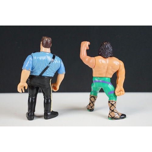 1519 - WWF / WWE Wrestling - Seven Hasbro WWF figures to include Hacksaw Jim Duggan, Hulk Hogan, Earthquake... 