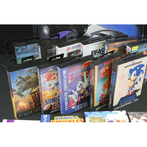 1463 - Retro Gaming - Boxed SEGA Mega Drive 16-Bit Console, complete with 2 x controllers, power supply and... 