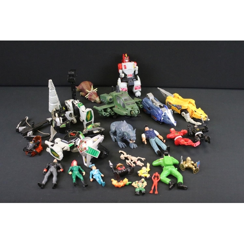 1460 - Collection of plastic figures / action figures, mostly circa 1990s, to include Bandai Power Rangers ... 