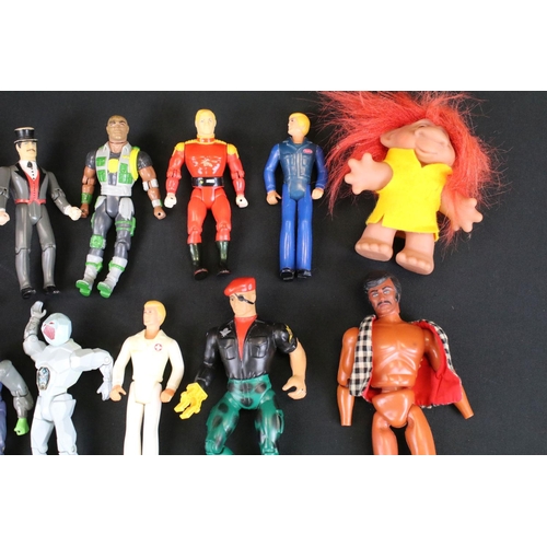 1487 - Collection of 22 plastic figures / actions figures, mostly 1980's, to include 6 x Defenders of the E... 