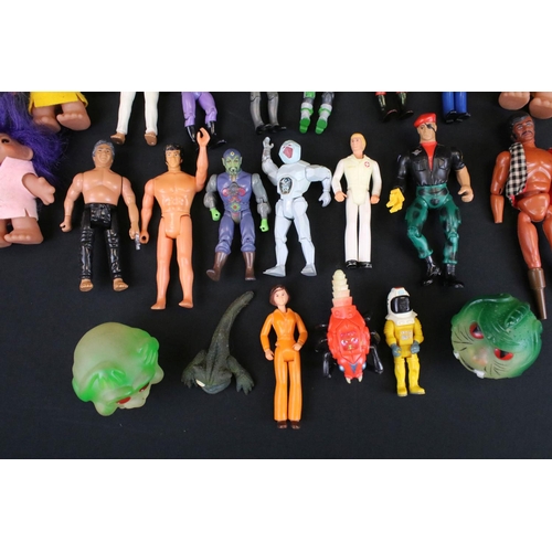 1487 - Collection of 22 plastic figures / actions figures, mostly 1980's, to include 6 x Defenders of the E... 