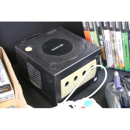 1488 - Retro Gaming - Nintendo Gamecube games console with 4 controllers, cables & 16 cased games (Luigi's ... 