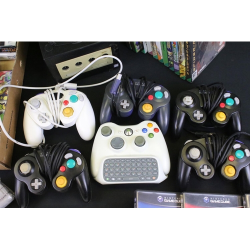 1488 - Retro Gaming - Nintendo Gamecube games console with 4 controllers, cables & 16 cased games (Luigi's ... 