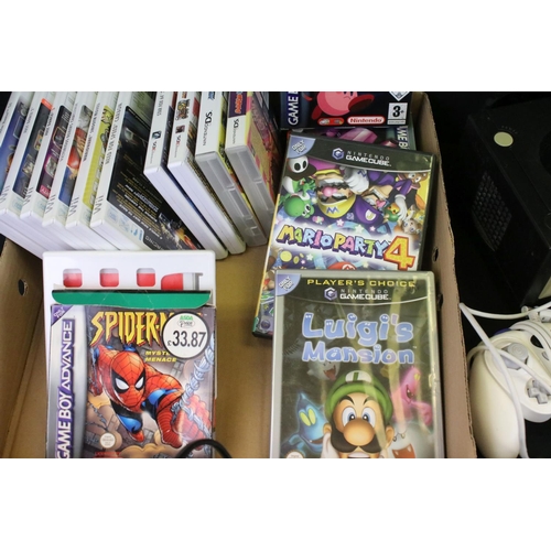 1488 - Retro Gaming - Nintendo Gamecube games console with 4 controllers, cables & 16 cased games (Luigi's ... 