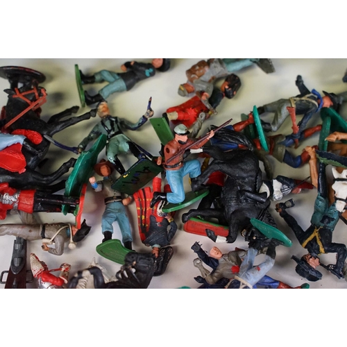 289 - Collection of plastic Britains and Timpo Toys soldiers featuring Britains Union Soldiers, Britains A... 