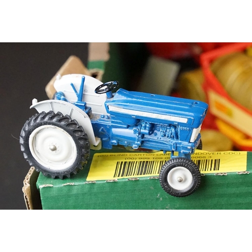 293 - Collection of diecast & plastic farming models, mostly Britains, featuring Britains Massey Ferguson ... 