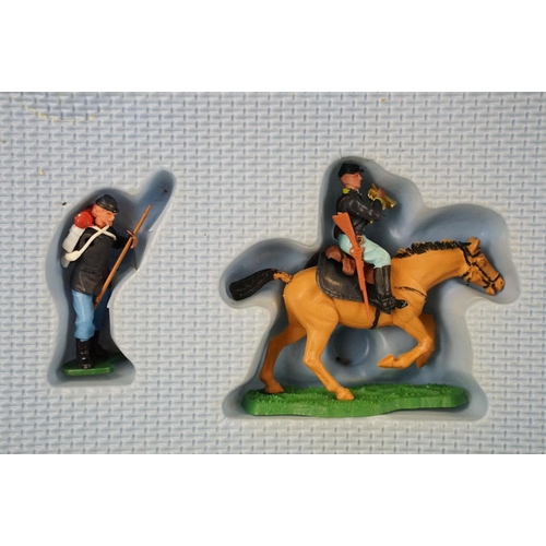 294 - Britains Deetail Federal Models American Civil War No. 7455, all figures in vg condition, box fair w... 