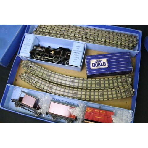 139A - Quantity of Hornby Dublo model railway to include boxed EDG17 Tank Goods Train BR set, boxed TPO Mai... 