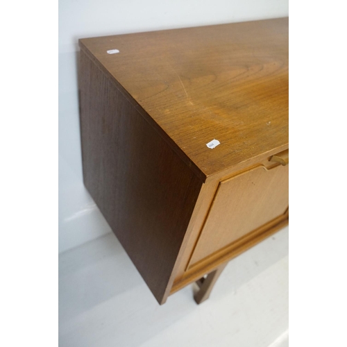 564 - Mid century Retro ' Stonehill Furniture Ltd ' Teak Sideboard comprising three drawers with rolled ha... 