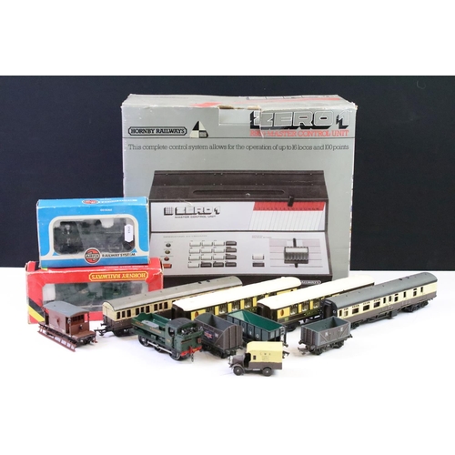 102 - Collection of OO gauge model railway to include boxed Hornby Zero 1 R950 Master Control Unit, 8 x it... 