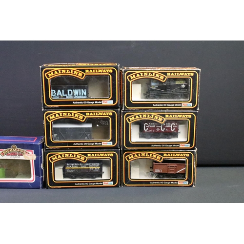 111 - 22 Boxed OO gauge items of rolling stock to include 13 x Palitoy Maibnline, 5 x Bachmann, 2 x Hornby... 