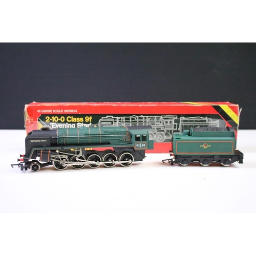 119 - Eight boxed Hornby OO gauge locomotives to include LMS Class 5 4-6-0, BR Class A4 4-6-2 Mallard, R78... 