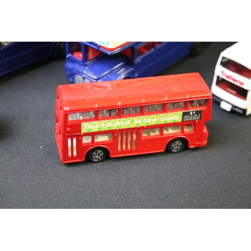 1273 - Very large collection of diecast and plastic models from the mid 20th C onwards, mainly various buse... 