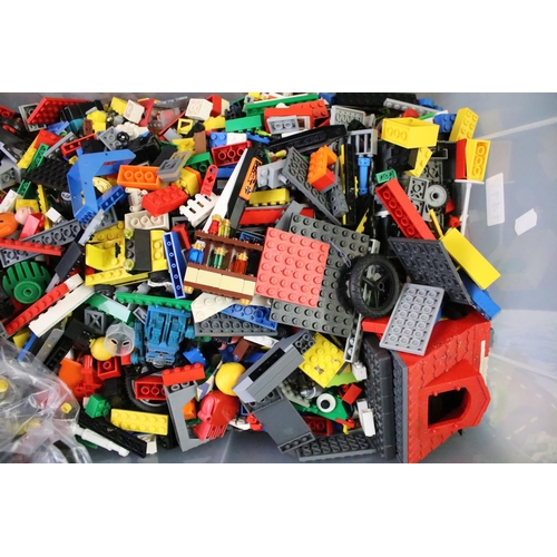 1417 - Lego - Large quantity of Lego bricks and accessories from the 1980s onwards