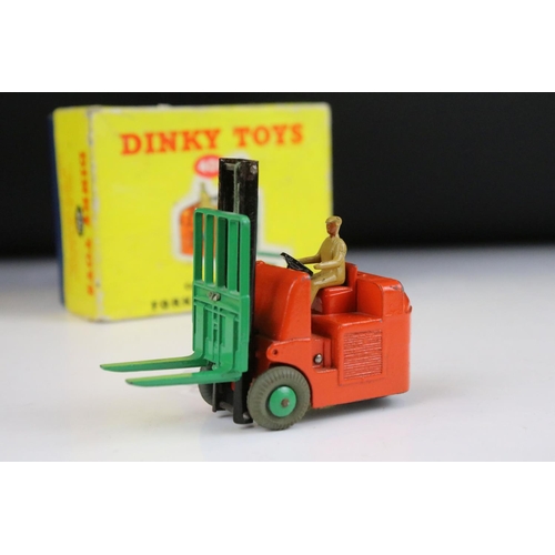 1368 - Three boxed Dinky diecast models to include 409 Bedford Articulated Lorry, 401 Coventry Climax Fork ... 