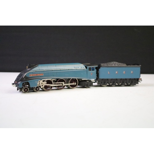 124 - Boxed Wrenn OO gauge W2212 4-6-2 Sir Nigel Gresley LNER locomotive plus a Hornby Dublo Cardiff Castl... 